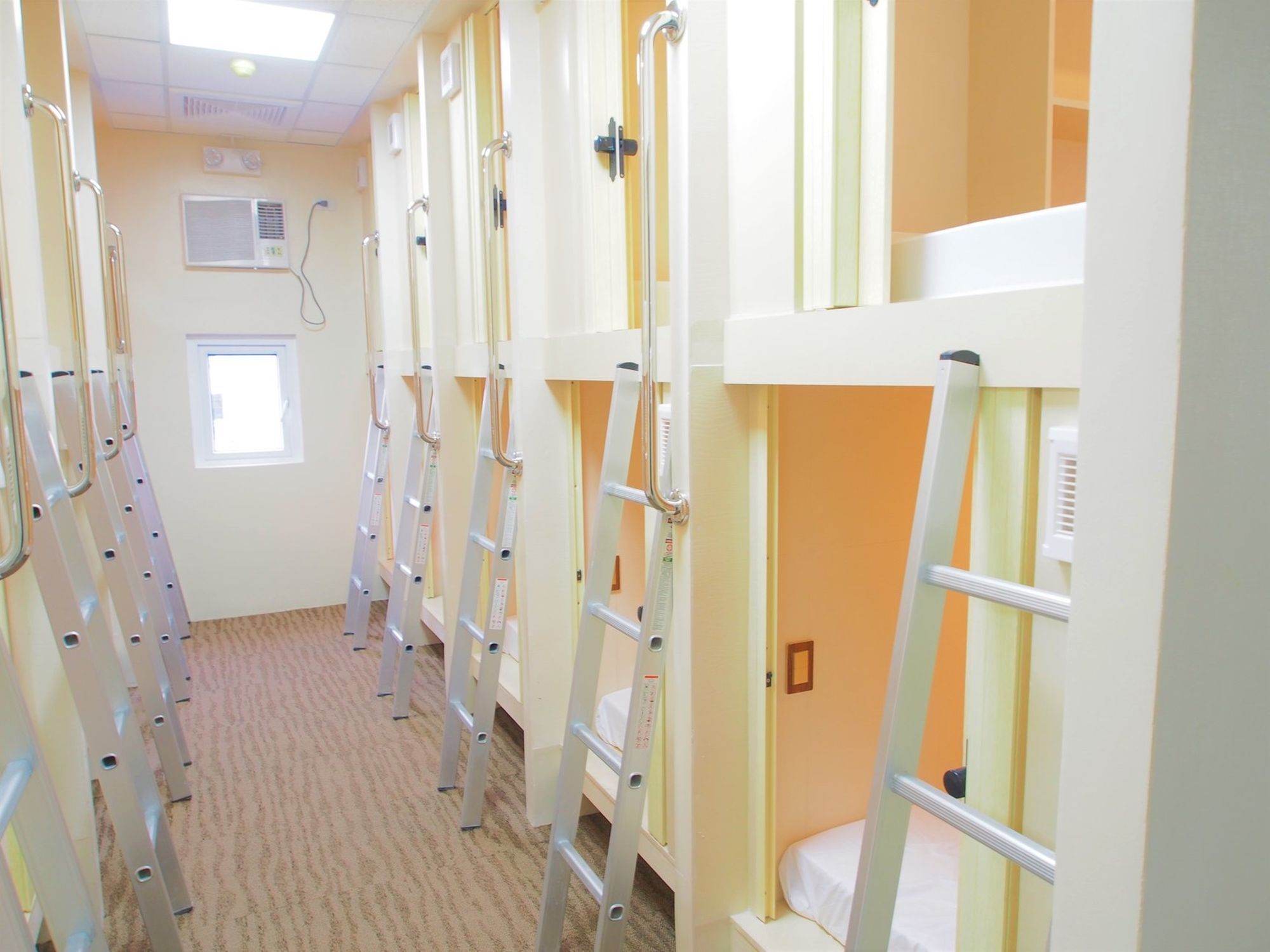 Subic Bay Hostel オロンガポ エクステリア 写真